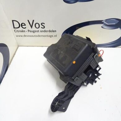 Citroen C3 Aircross  Relay holder 2018 9671941780-9671924480