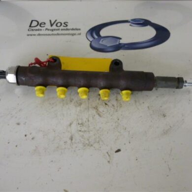 Peugeot Boxer  Fuel injector nozzle 4HU 2008 1570P1