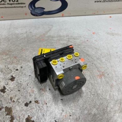 Peugeot 2008 1.2 Vti 12V PureTech 82 ABS Pomp HMZ 2015 1613457080-1634857280-9813805280