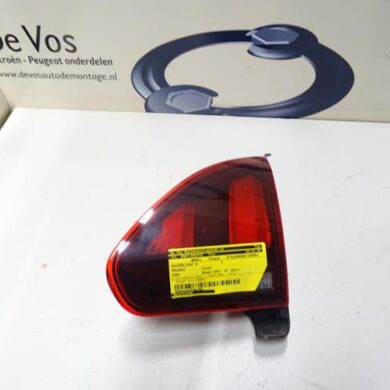 Peugeot 2008  Achterlicht rechts 2017 9814757280