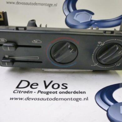 Peugeot 406 1.9 Sd,SLd,STd,STXd Kachel Bedieningspaneel 1996 6451W8