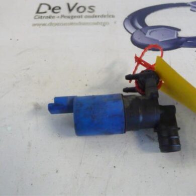 Citroen C5  Headlight washer pump 2011 6434A8