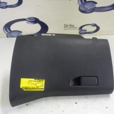Peugeot 308 1.6 BlueHDi 120 Glovebox 2014 16108048ZD-16108047ZD