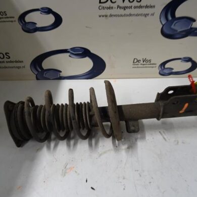 Peugeot 308 1.6 BlueHDi 120 Front shock absorber rod, right 2014 9810683780