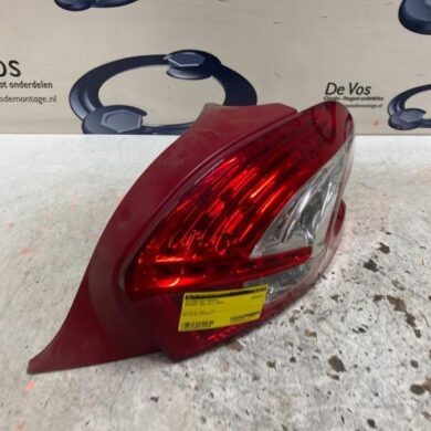 Peugeot 208  Achterlicht rechts 2015 9672628380