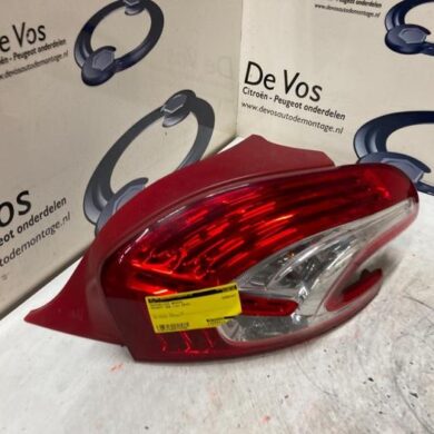 Peugeot 208 1.2 Vti 12V PureTech 82 Achterlicht rechts 2014 9672628380