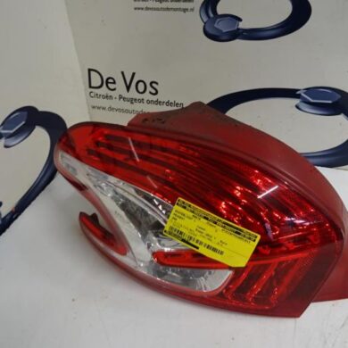 Peugeot 208  Achterlicht links 2012 9672628280