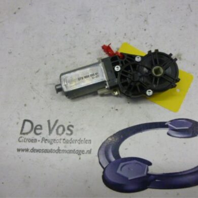 Peugeot 308 2.0 HDi 16V Euro 5 FAP Tailgate motor 2011 8446L4