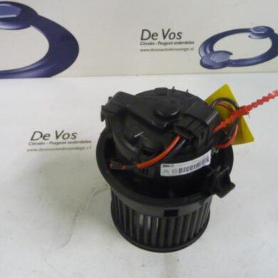 Peugeot 208 1.0 Vti 12V PureTech Heizung Belüftungsmotor 2013 1608182080