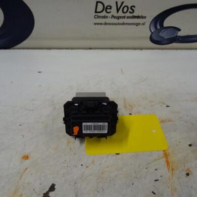 Peugeot 2008 1.2 Vti 12V PureTech 82 Heater resistor 2015 6441AF