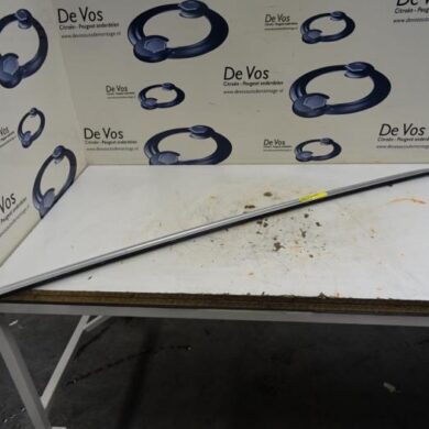 Peugeot 308 1.6 BlueHDi 120 Roof rail, left 2014 98108324VV