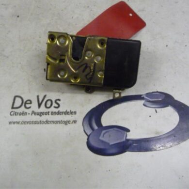 Peugeot 406 2.0 HDi 90 Deurslot Mechaniek 4Deurs rechts-voor 2001 9136J6