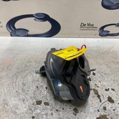 Peugeot 3008 1.6 16V HYbrid 225 Brake servo 5G06 2019 1647872080