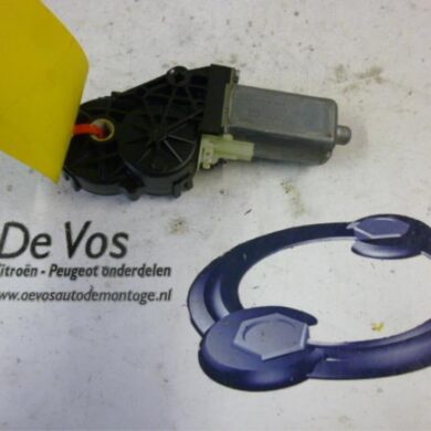 Peugeot 307 2.0 16V Tailgate motor 2006 8446L4