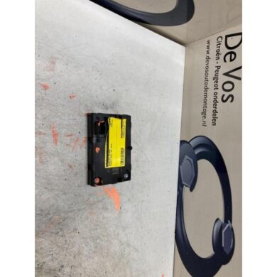 Peugeot 5008 1.2 12V e-THP PureTech 130 Draadloze oplader 2018 9813403280