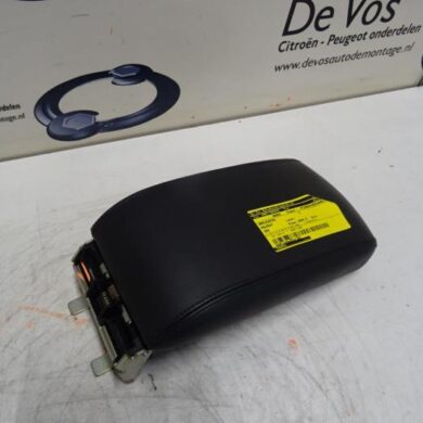Peugeot 308  Armrest 2009 7589SS