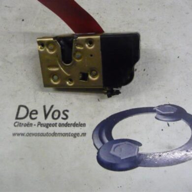 Peugeot 406 1.8 16V Deurslot Mechaniek 4Deurs rechts-voor 2003 9136J6
