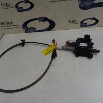 Peugeot 3008  Parking brake motor 5FS5F01 2013 470212