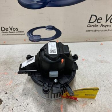 Peugeot 5008  Heizung Belüftungsmotor 2021 9821292180