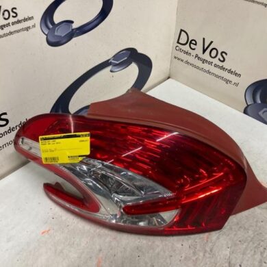 Peugeot 208 1.4 16V Taillight, left 2013 9672628280