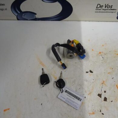 Peugeot 206 1.4 XR,XS,XT,Gentry Ignition lock + key 2001 4162Z1