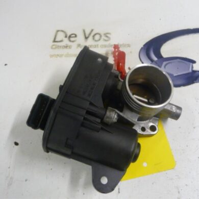 Peugeot 208  Throttle body HMZ 2012 9673622380