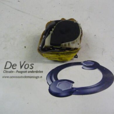 Citroen C5 2.0 HDi 110 Rear seatbelt, centre 2002 8974KG
