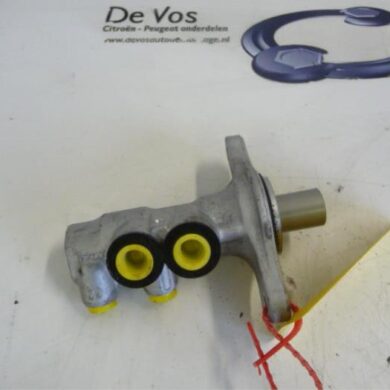 Citroen C4 Cactus 1.2 PureTech 82 12V Hoofdremcilinder HM01-HMZHM01 2014 4601R7