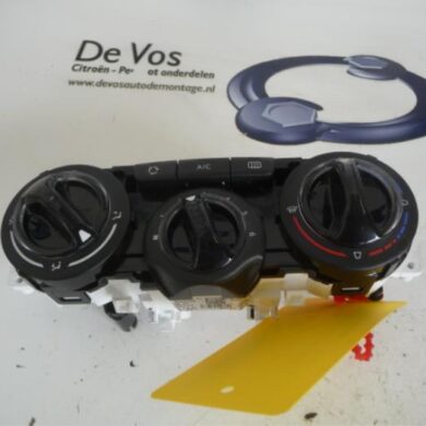 Peugeot 208  Heater control panel 2015 9672248380