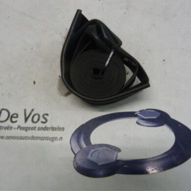 Peugeot 206 1.4 XR,XS,XT,Gentry Front seatbelt, left 2001 8973SC-8973WF