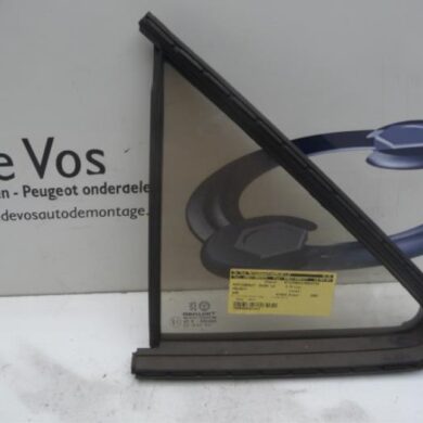 Peugeot 405 1.9 Driehoeks Ruit links-achter 1992 920360