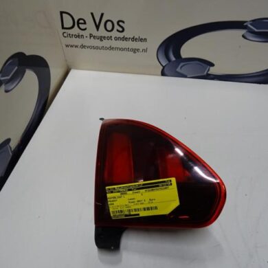 Peugeot 2008  Achterlicht links 2017 9814747880-9826730480