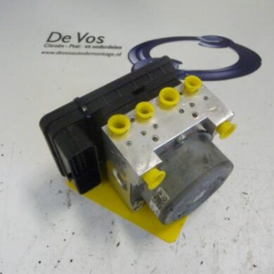 Peugeot 2008  ABS Pomp HMZHM01 2013 1610560380