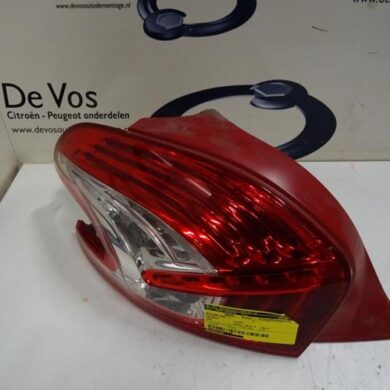 Peugeot 208  Achterlicht links 2013 9672628280