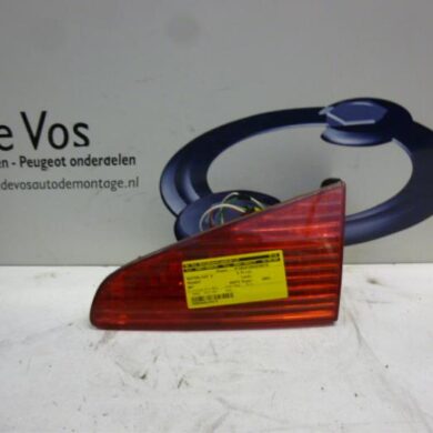 Peugeot 607 2.2 16V Taillight, right 2001 6351N2
