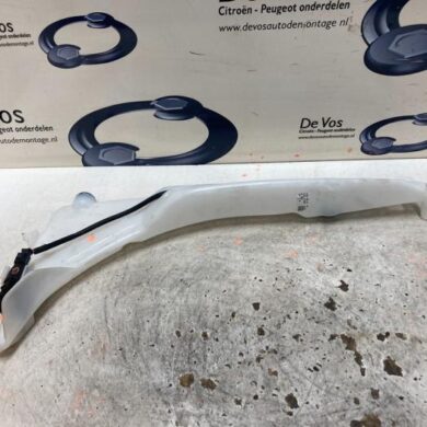 Peugeot 508 1.6 16V Hybrid 225 Front windscreen washer reservoir 2022 9813397080