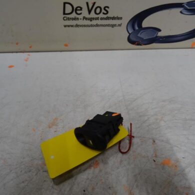 Citroen C3 1.4 16V Sensodrive Electric window switch 2007 6554QX