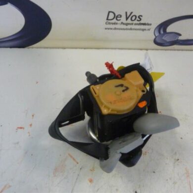 Peugeot iOn  Seatbelt tensioner, left 2011 8977L4