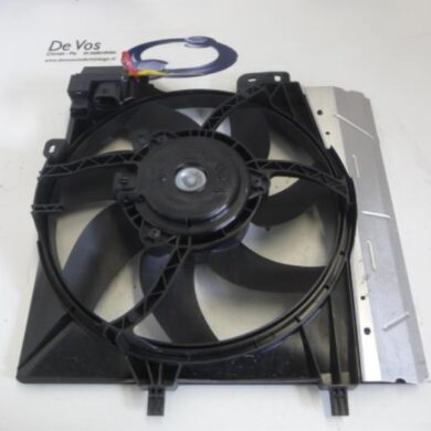 Peugeot 208 1.4 16V Cooling fan housing 2012 9675280980-1253P8