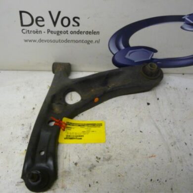 Citroen C1 1.0 12V Draagarm links-voor 2006 3520Q2
