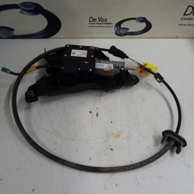 Peugeot 3008 1.6 16V THP 155 Parking brake motor 5FV-5FV5F02 2011 470212
