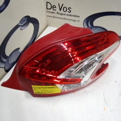 Peugeot 208  Achterlicht rechts 2014 9672628380