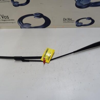 Peugeot 2008 1.2 12V e-THP PureTech 110 Ruitenwisserarm voor 2018 1608393380