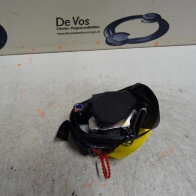 Peugeot 308  Seatbelt tensioner, right 2009 8975K5