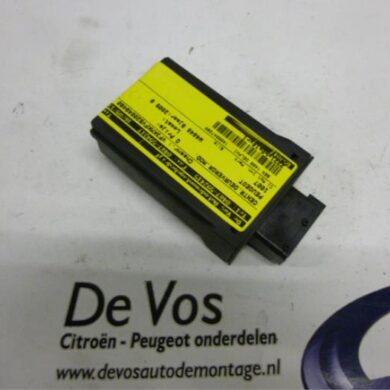 Peugeot 1007 1.4 Central door locking module 2005 657047