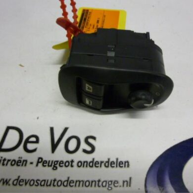 Peugeot 206 1.4 16V Multi-functional window switch 2005 6554WA