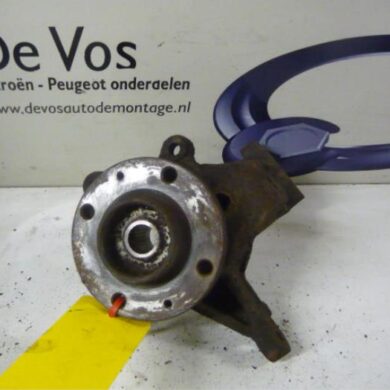 Peugeot 206 1.4 16V Knuckle, front left 2004 364675