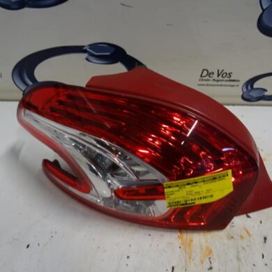 Peugeot 208  Achterlicht links 2013 9672628280