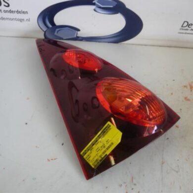 Peugeot 107 1.0 12V Achterlicht links 2013 1607990580
