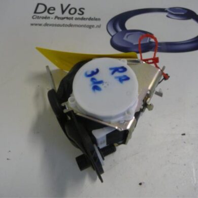 Peugeot 5008  Rear seatbelt, right 2014 8975SR